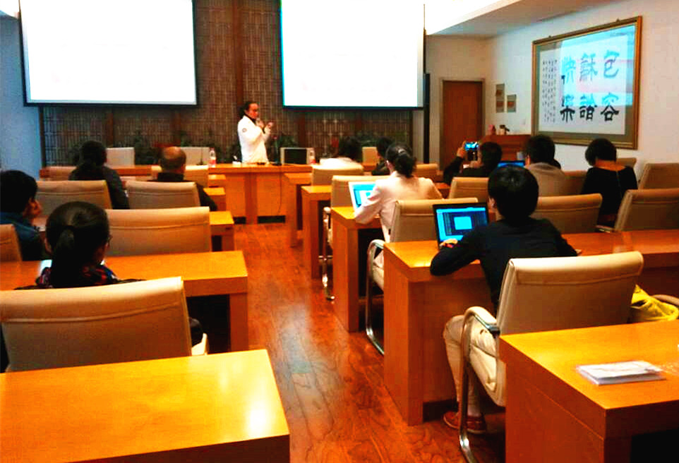 天堂硅谷攜手綠城口腔醫(yī)院舉行健康知識講座和義診 天堂硅谷攜手綠城口腔醫(yī)院舉行健康知識講座和義診